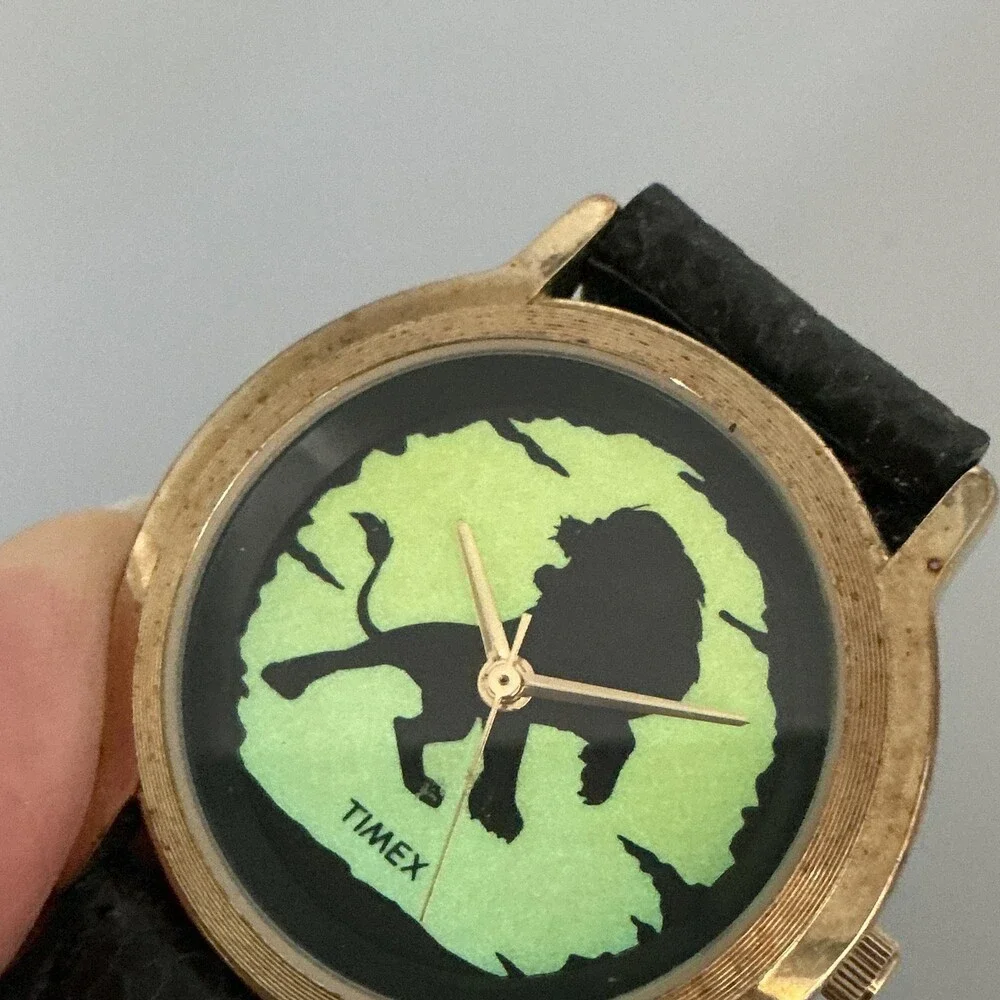 Vintage Timex The Lion King Mens Watch 34mm Yellow Dial Leather New Battery